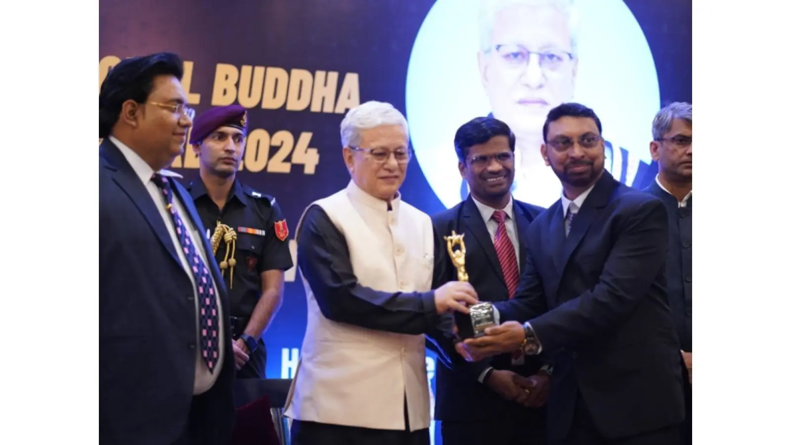 Renowned Business Leader Munir Yusuf Khan Receives International Buddha Peace Award